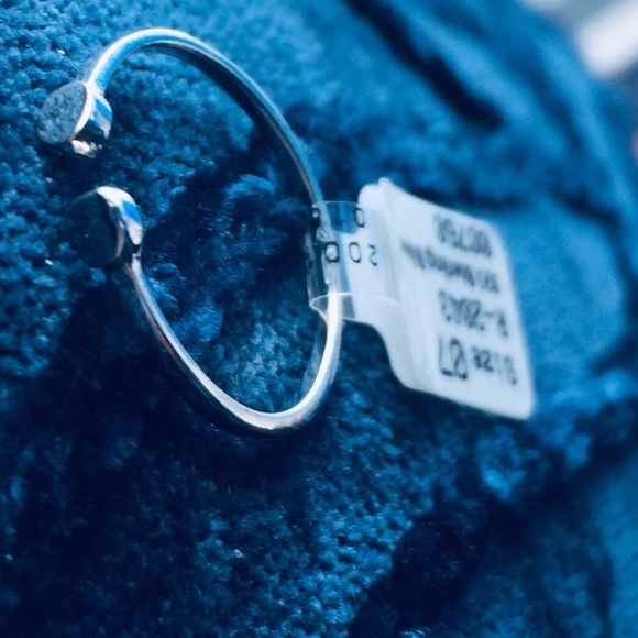 Jewelry - 🎓Sterling Silver TWIN dot Ring